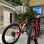 Casa de hóspedes Tarsis 3*